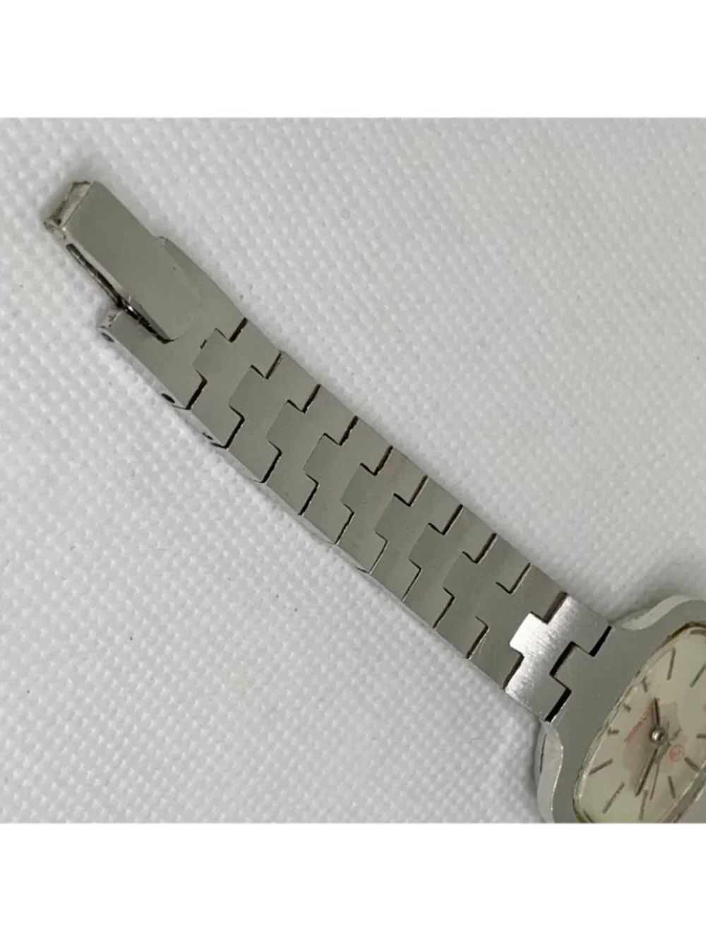 Vintage Helbros Electronic women's watch silver tone 29mm bracelet 6.5” running